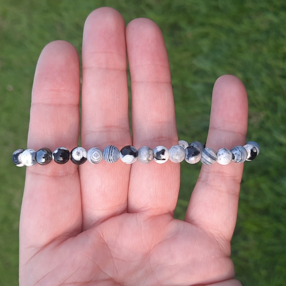 Black and white fire agate bracelet - Picture 2 of 2